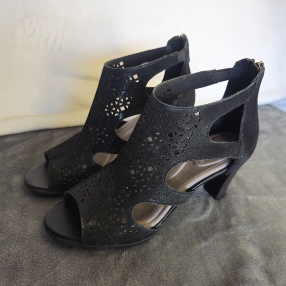 Rockport Shoes - Rockport  cage style heels size 6